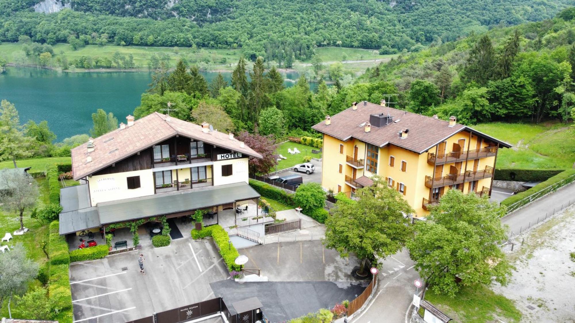 Albergo Stella Alpina テンノ エクステリア 写真