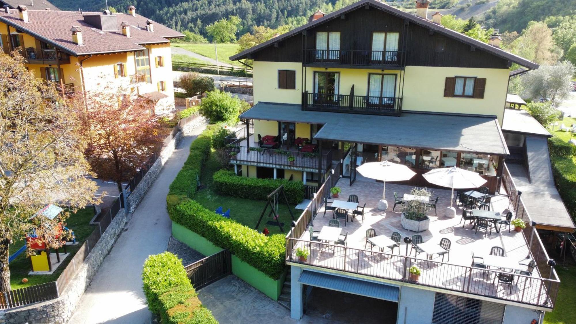 Albergo Stella Alpina テンノ エクステリア 写真
