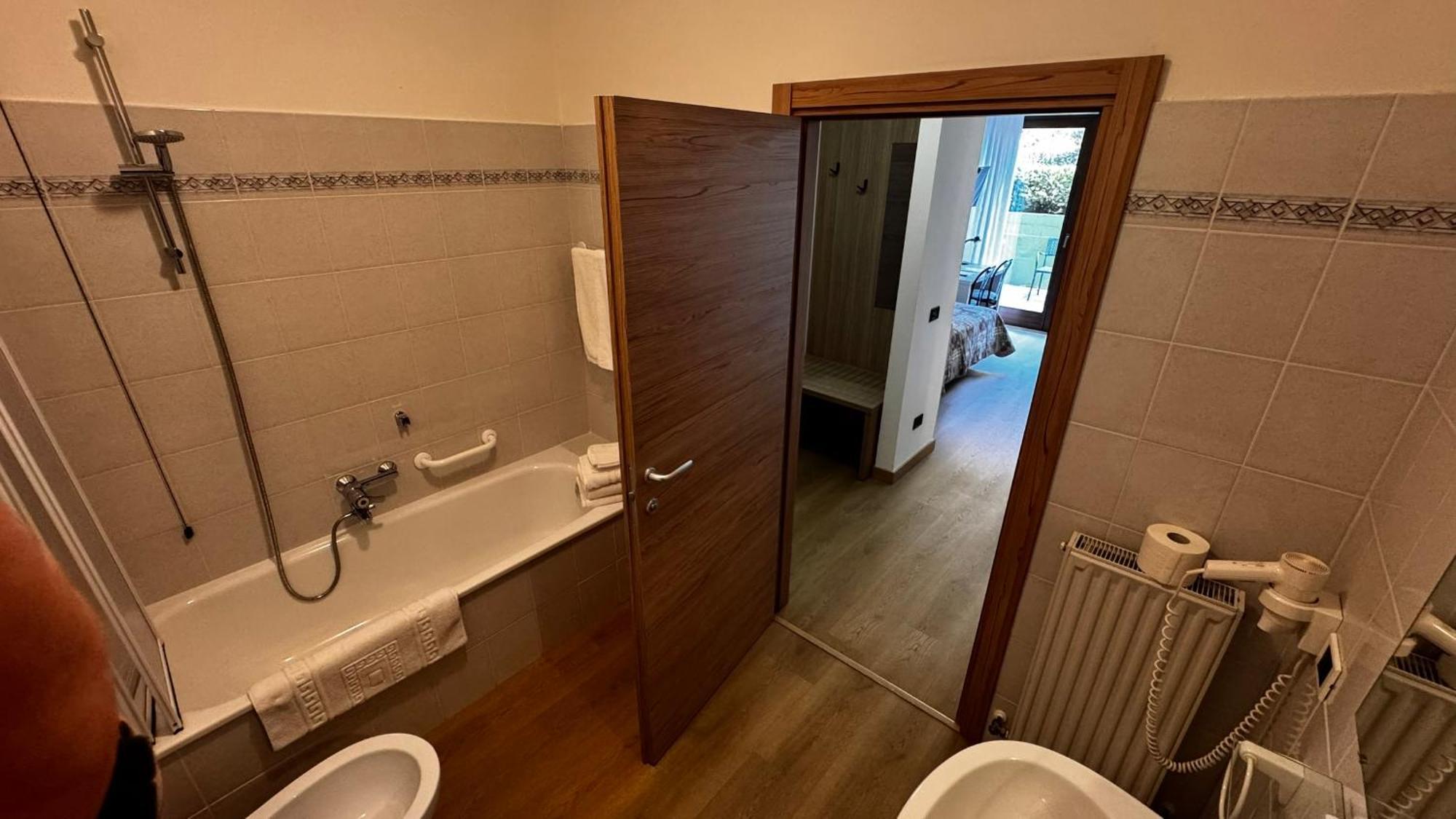 Albergo Stella Alpina テンノ エクステリア 写真